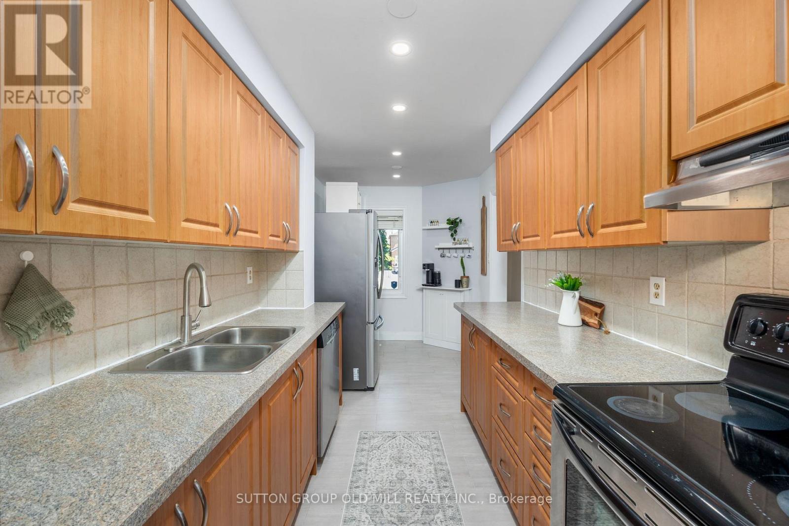 Photo 8 of 4336 Lee Drive, Mississauga ON