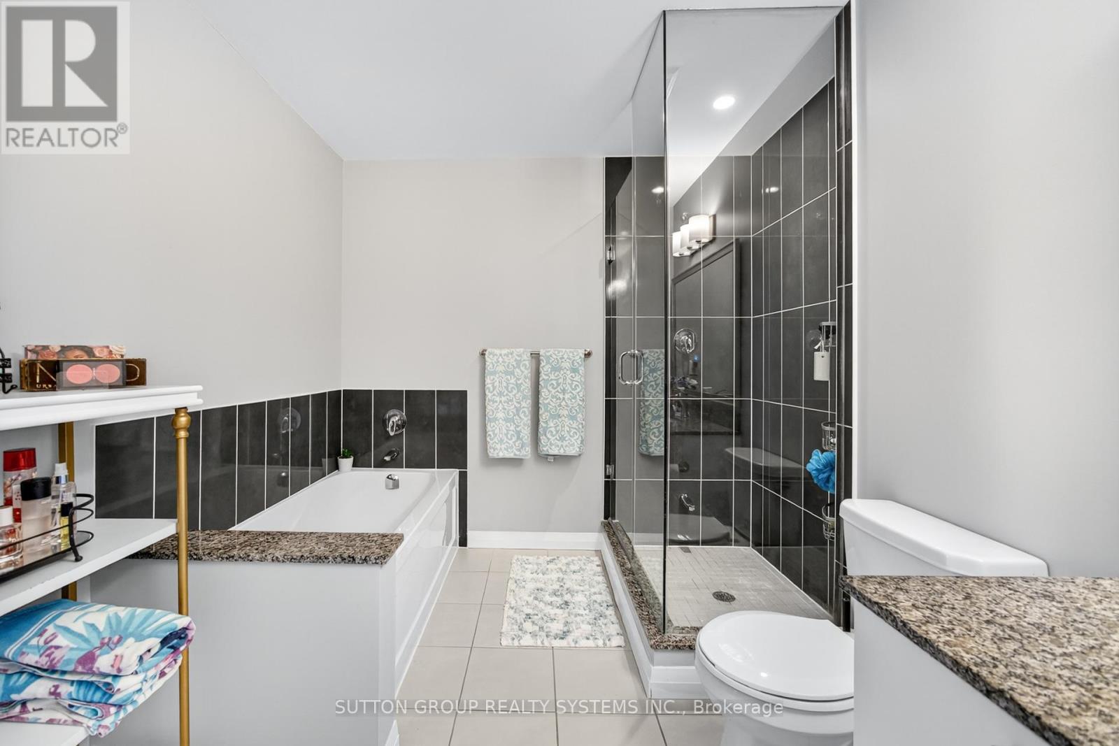 Photo 42 of 104 55 Eglinton Avenue W, Mississauga ON