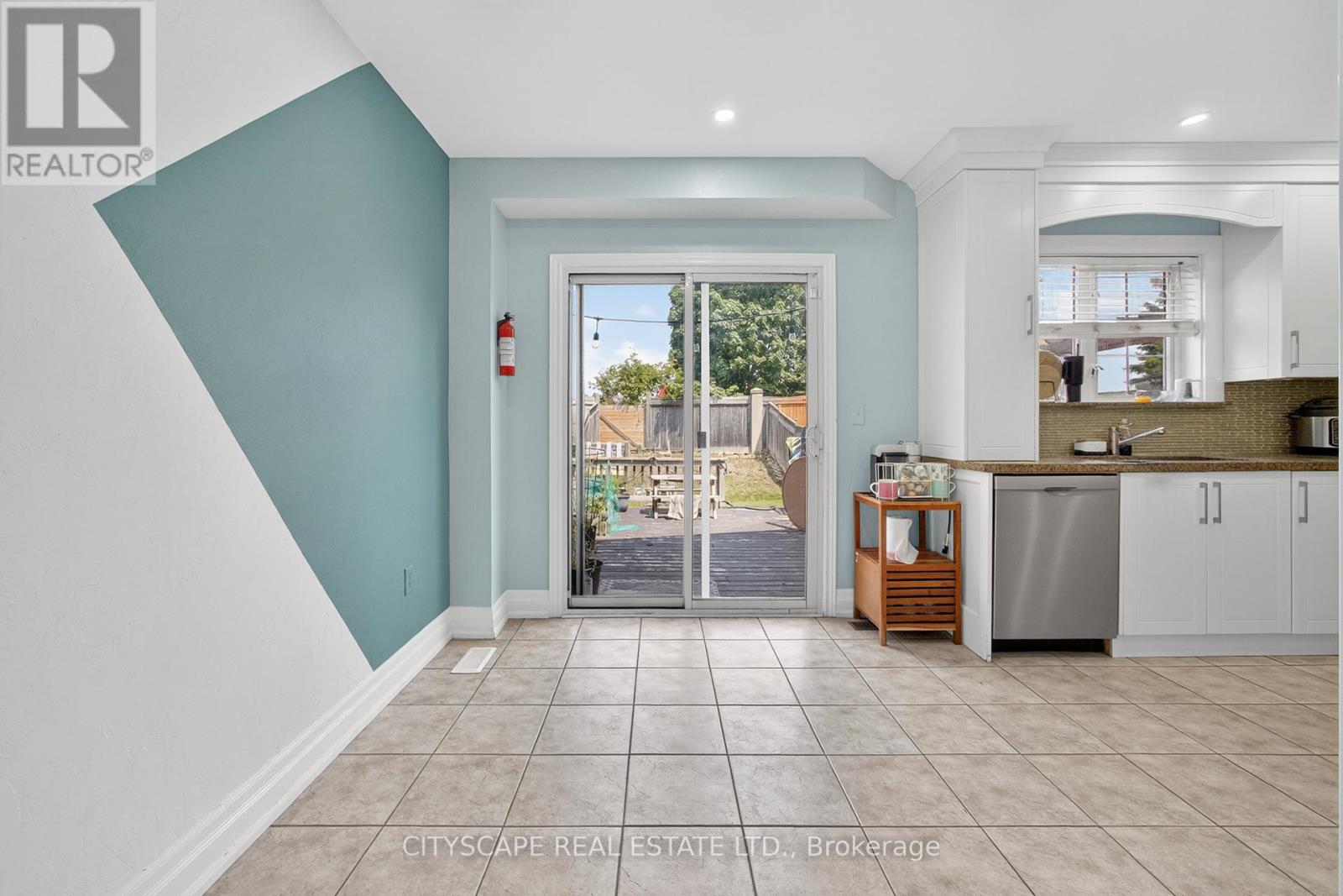 Photo 11 of 6 Dewridge Court E, Brampton ON