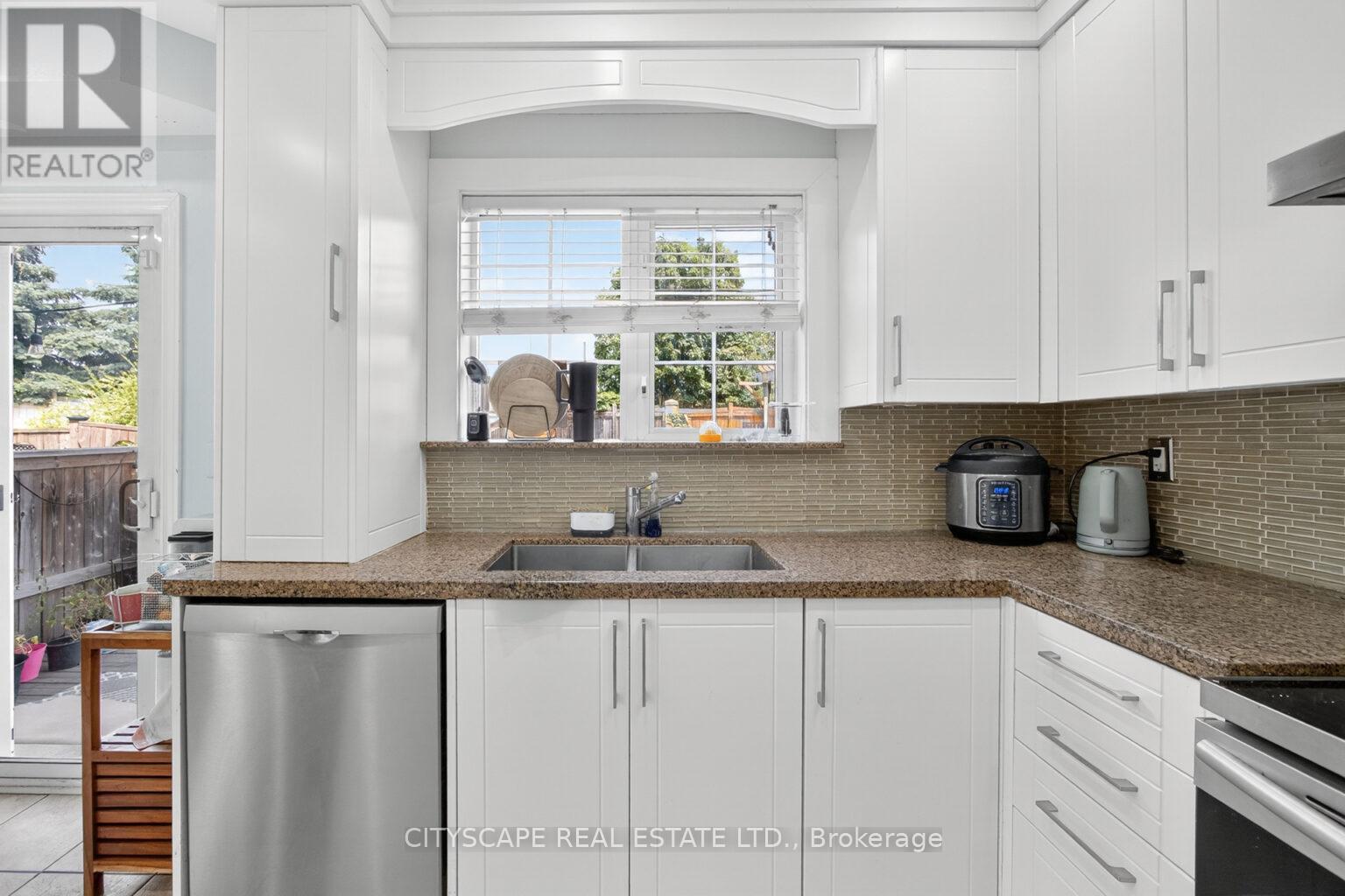Photo 17 of 6 Dewridge Court E, Brampton ON