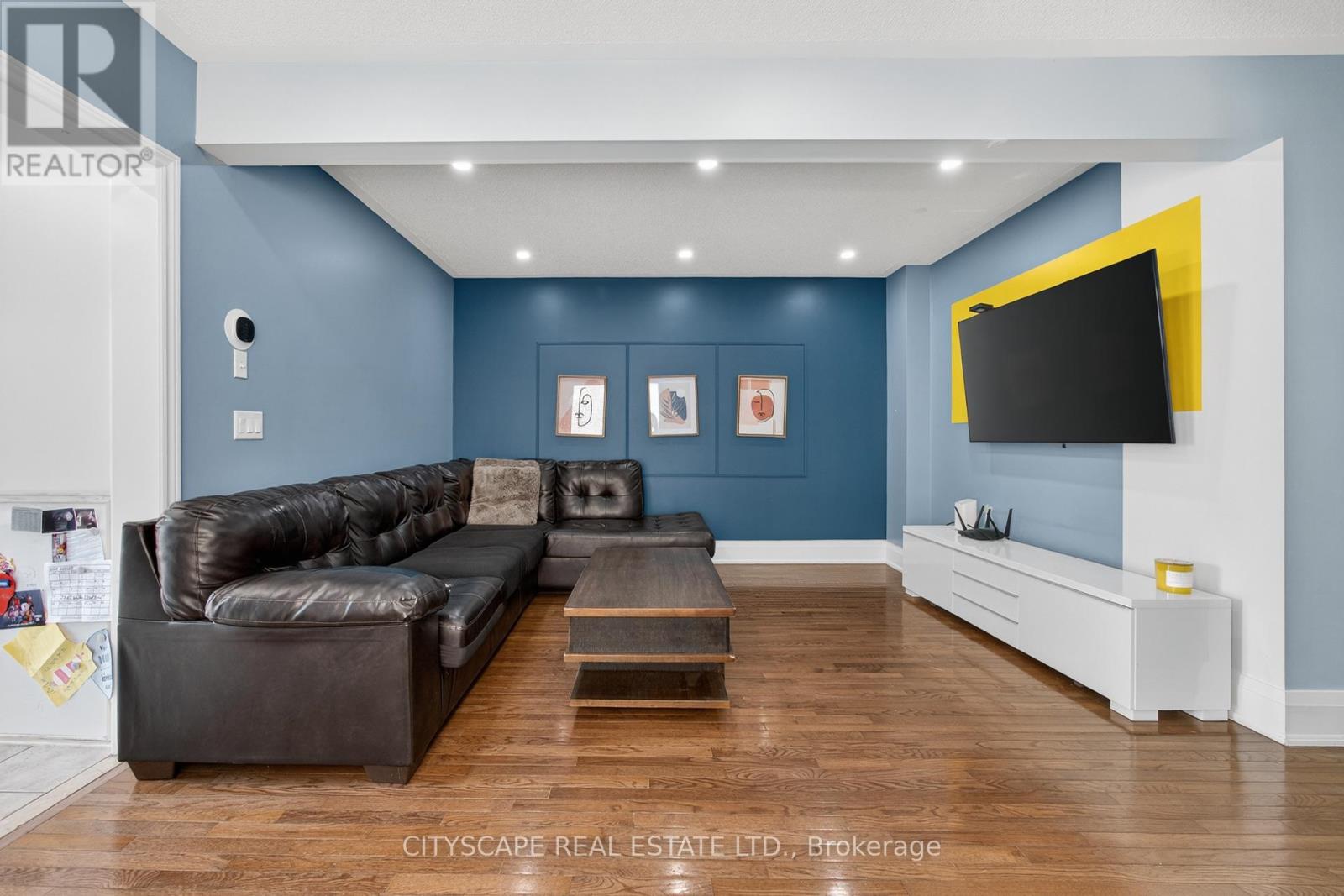 Photo 8 of 6 Dewridge Court E, Brampton ON