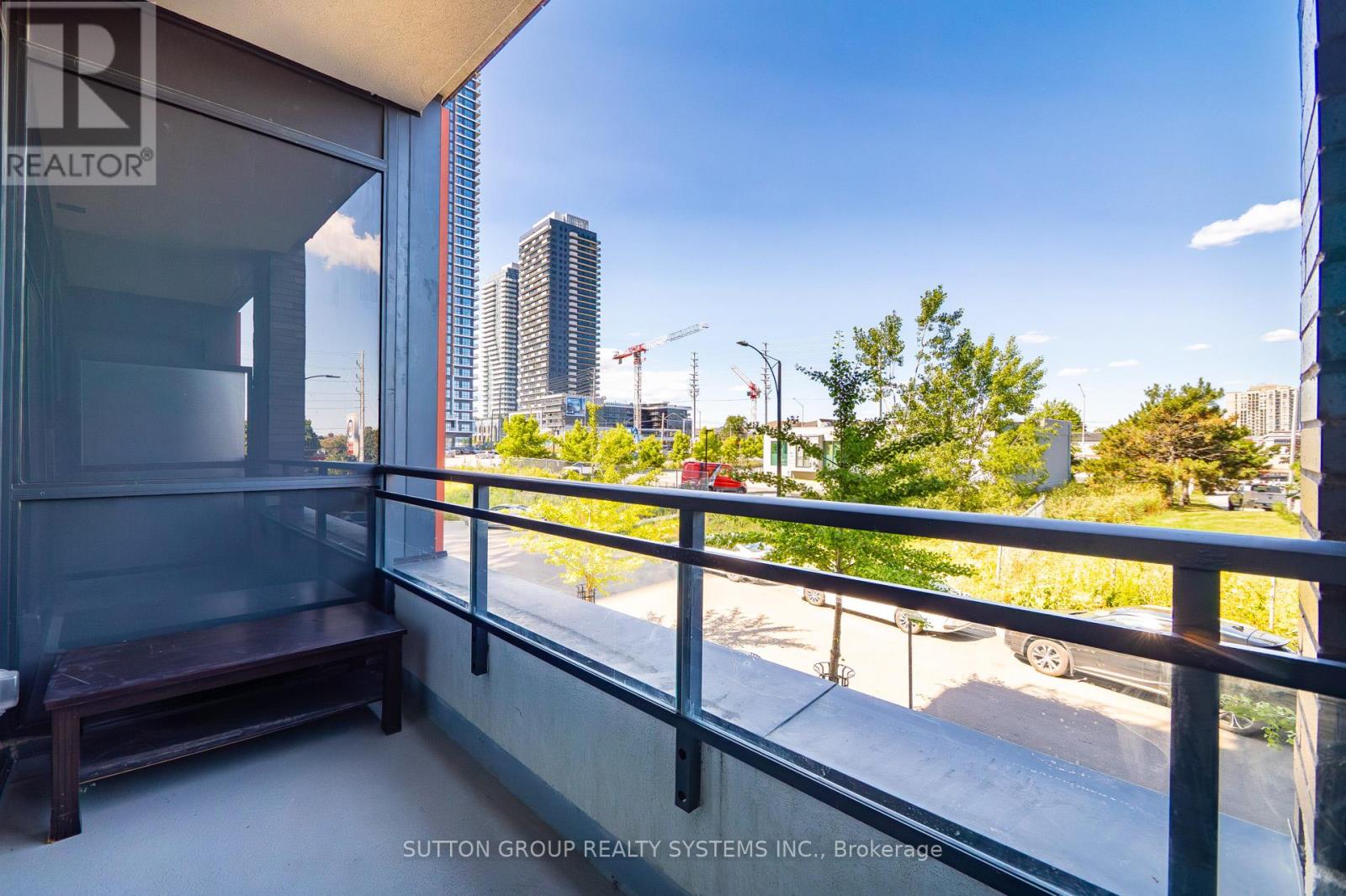 Photo 26 of 104 55 Eglinton Avenue W, Mississauga ON