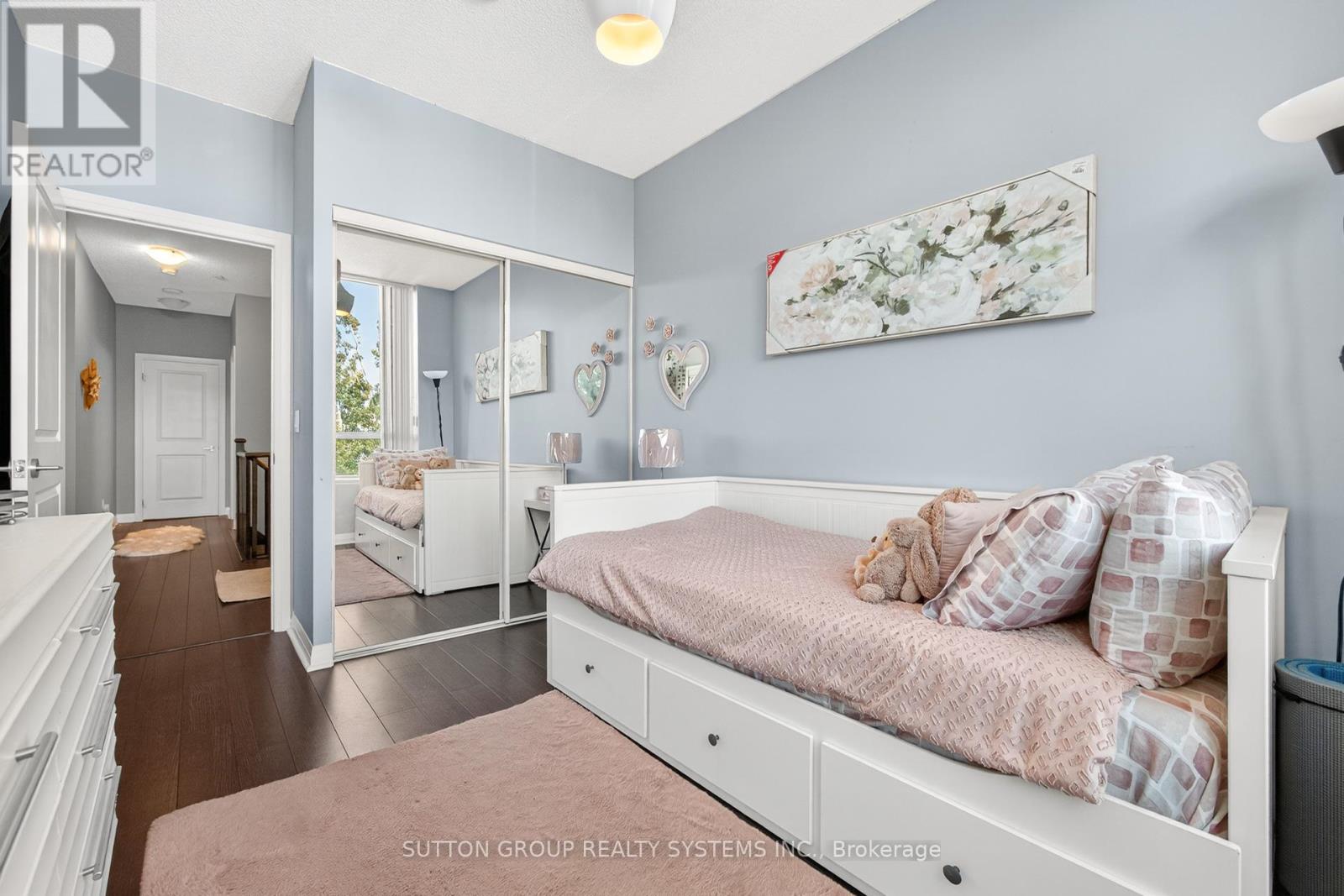 Photo 38 of 104 55 Eglinton Avenue W, Mississauga ON