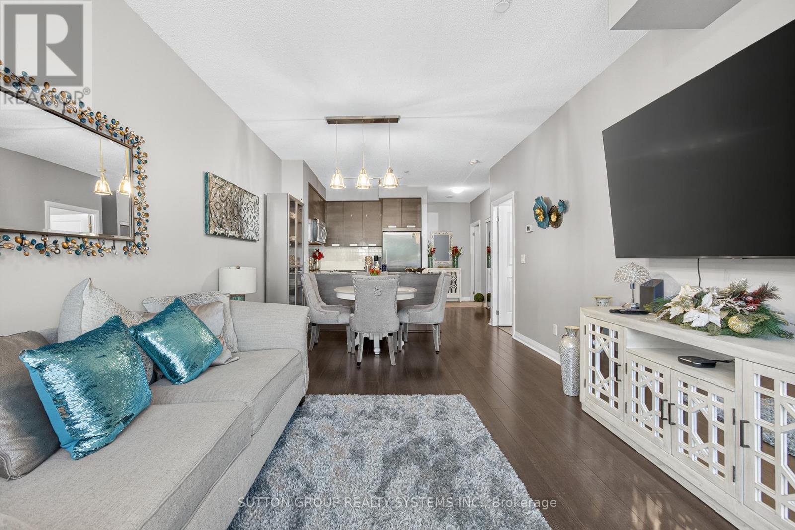 Photo 3 of 104 55 Eglinton Avenue W, Mississauga ON