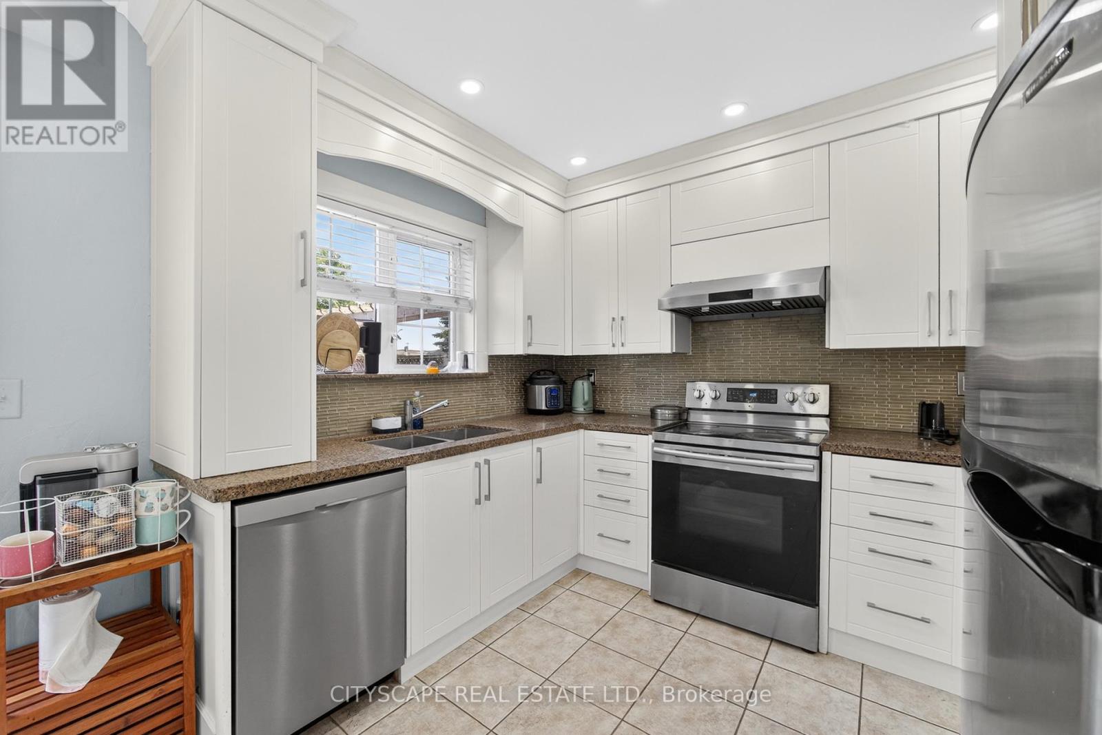Photo 14 of 6 Dewridge Court E, Brampton ON