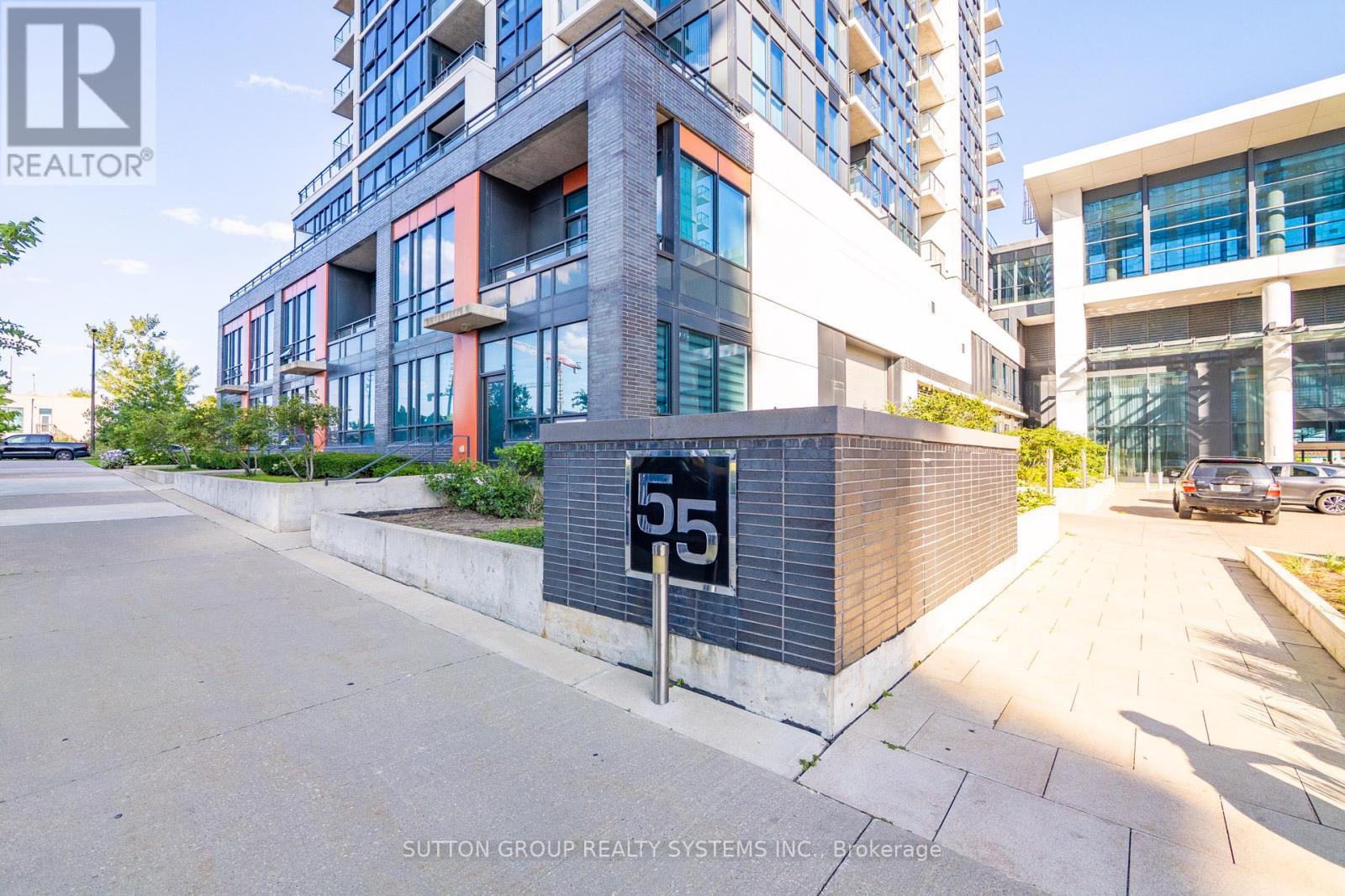 Photo 10 of 104 55 Eglinton Avenue W, Mississauga ON