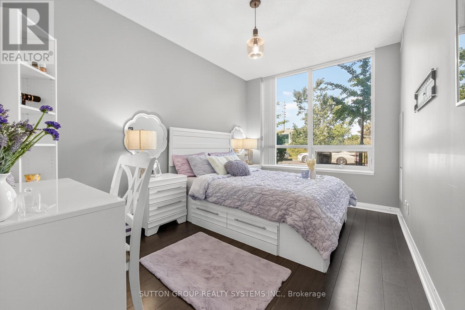 Photo 6 of 104 55 Eglinton Avenue W, Mississauga ON