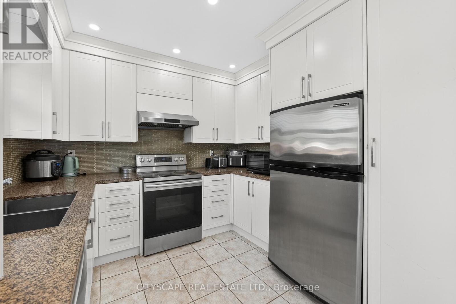 Photo 15 of 6 Dewridge Court E, Brampton ON
