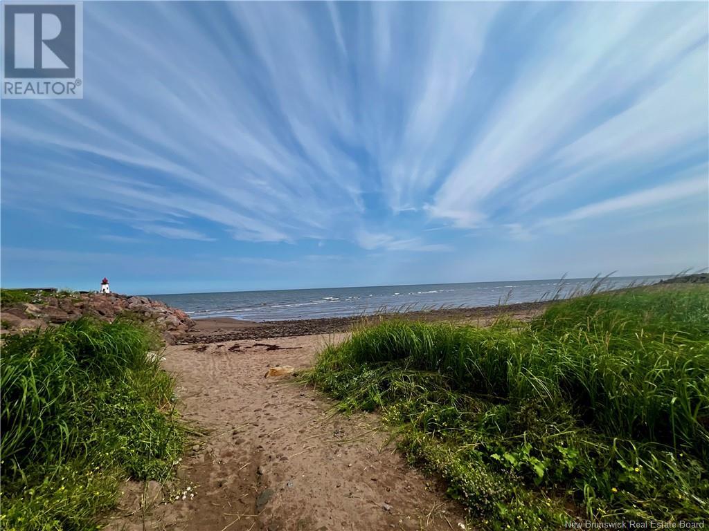 Photo 30 of 33 Sur Locean, Grandbarachois NB