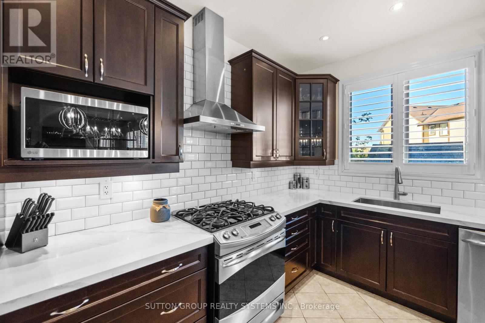 Photo 19 of 925 Dice Way, Milton ON