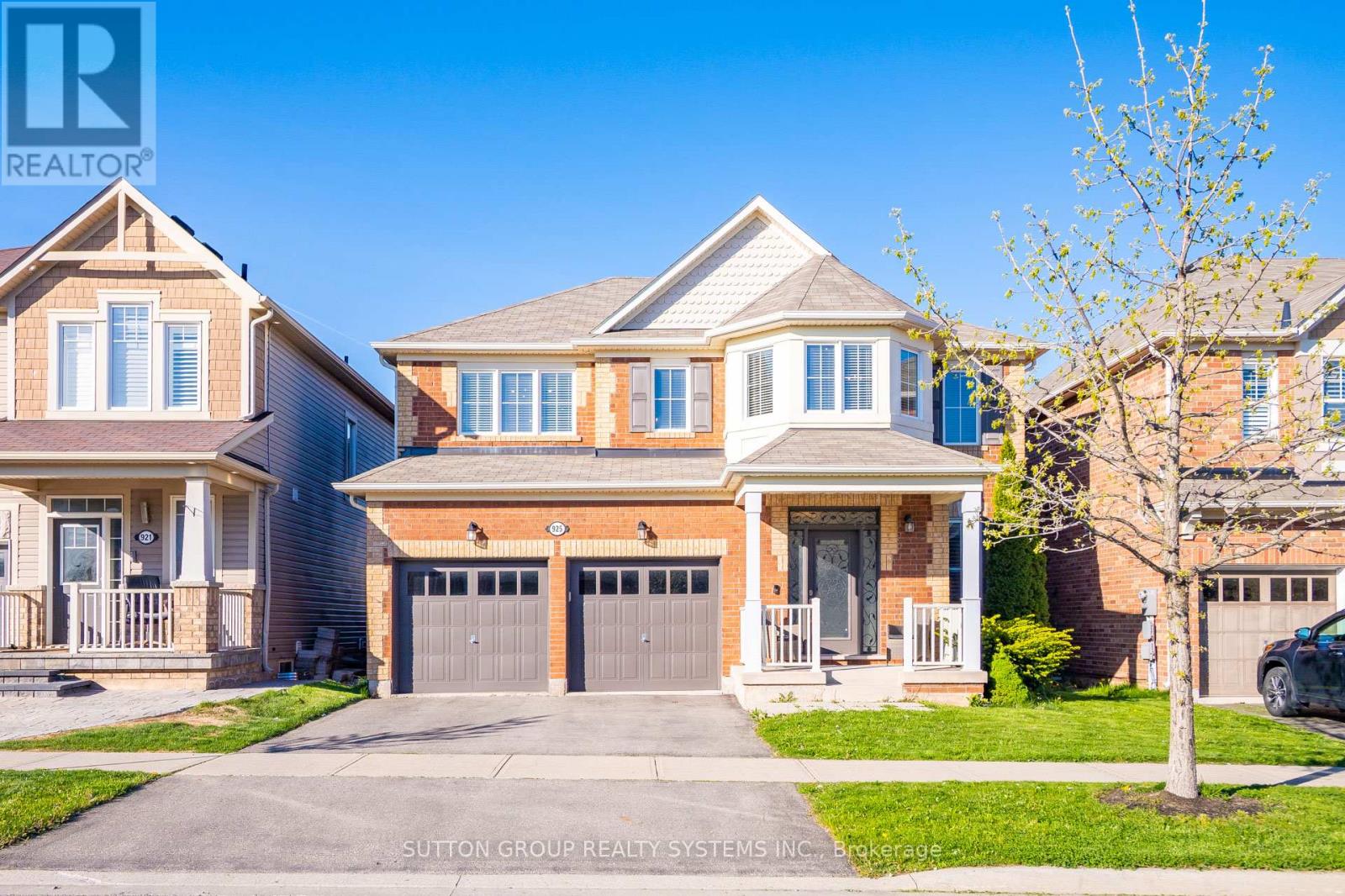 Photo 3 of 925 Dice Way, Milton ON