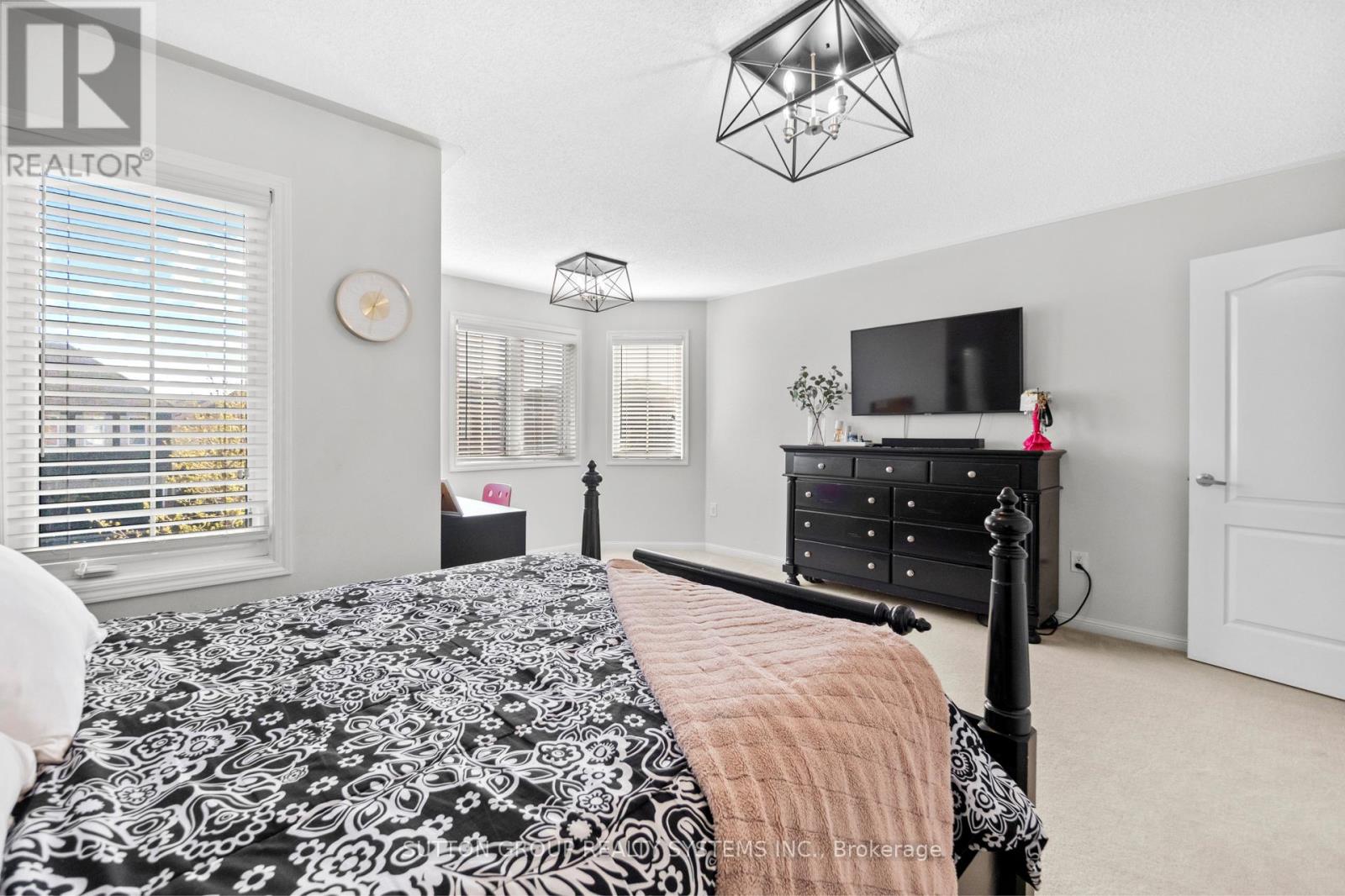 Photo 33 of 925 Dice Way, Milton ON