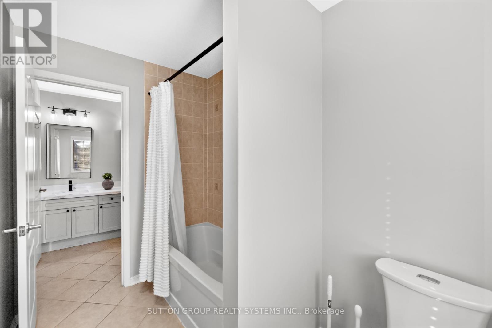 Photo 39 of 925 Dice Way, Milton ON