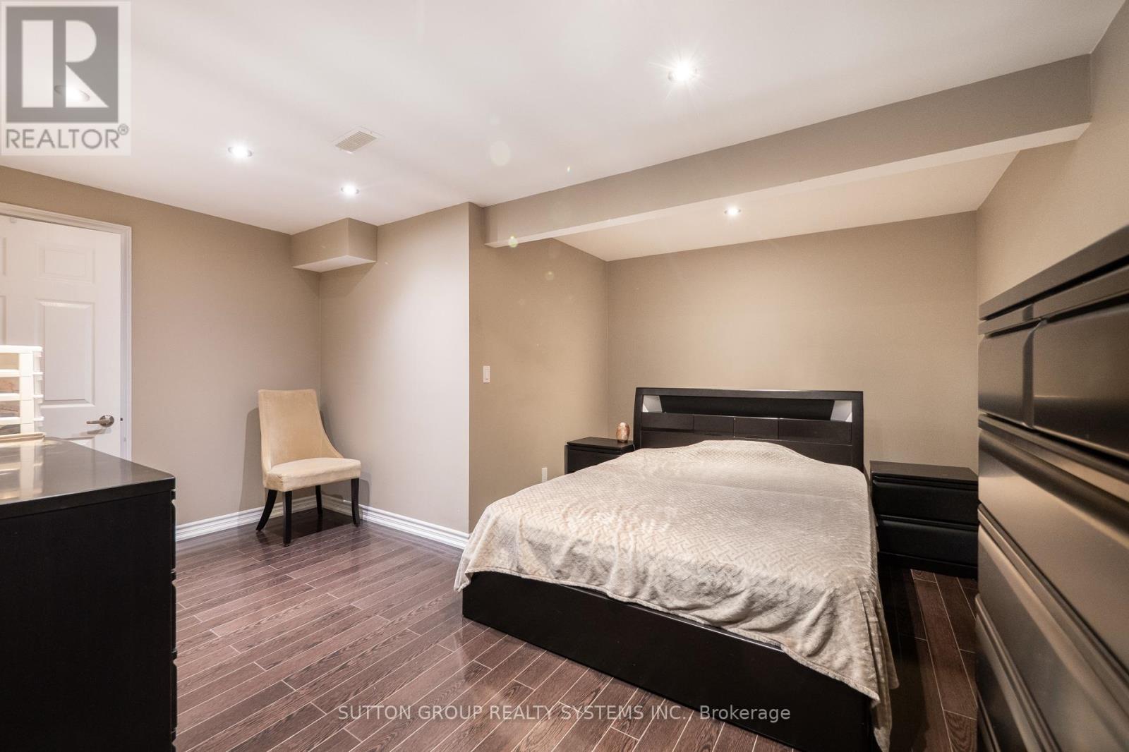 Photo 44 of 925 Dice Way, Milton ON