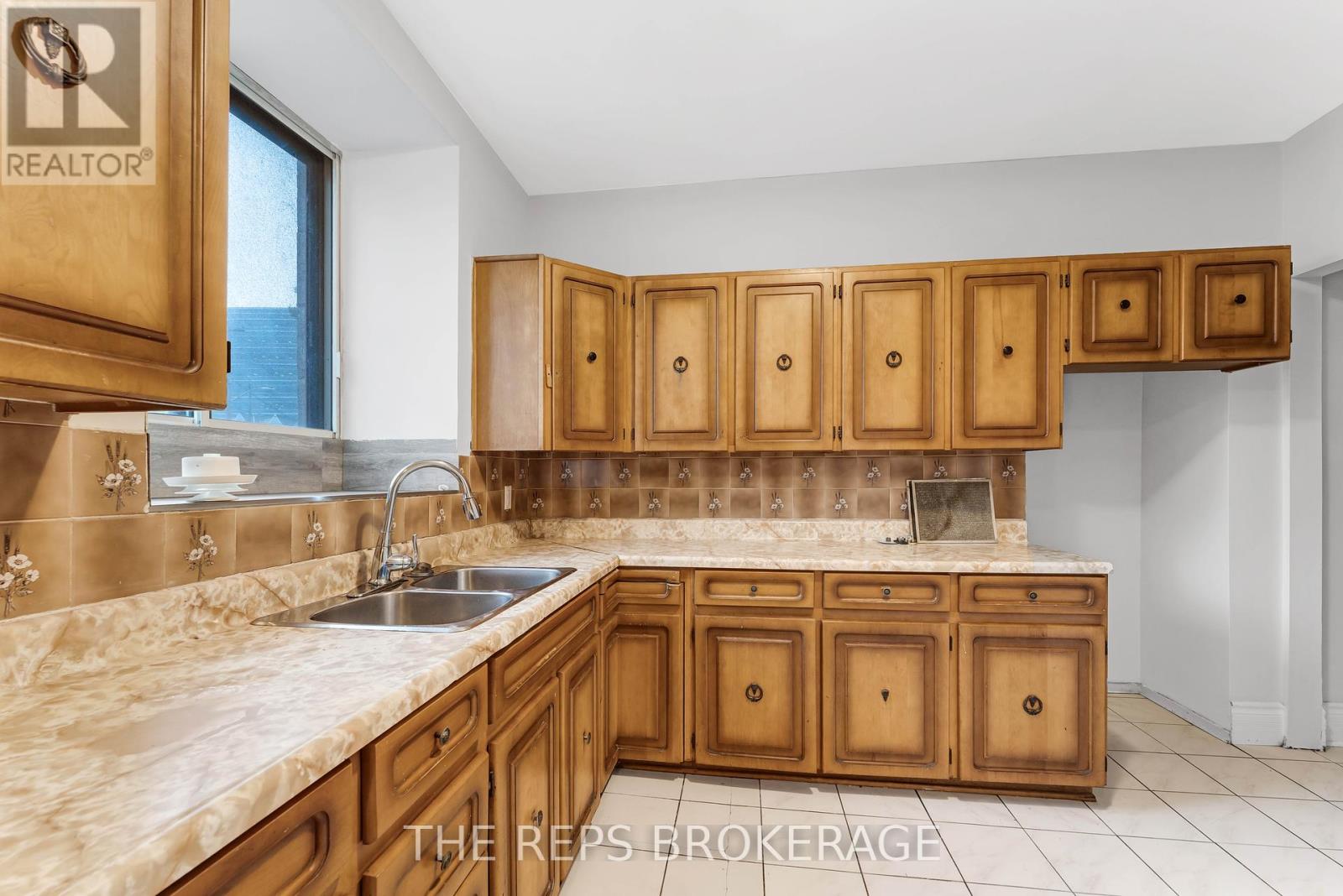 Photo 25 of 337 Montgomery Street, Ottawa ON