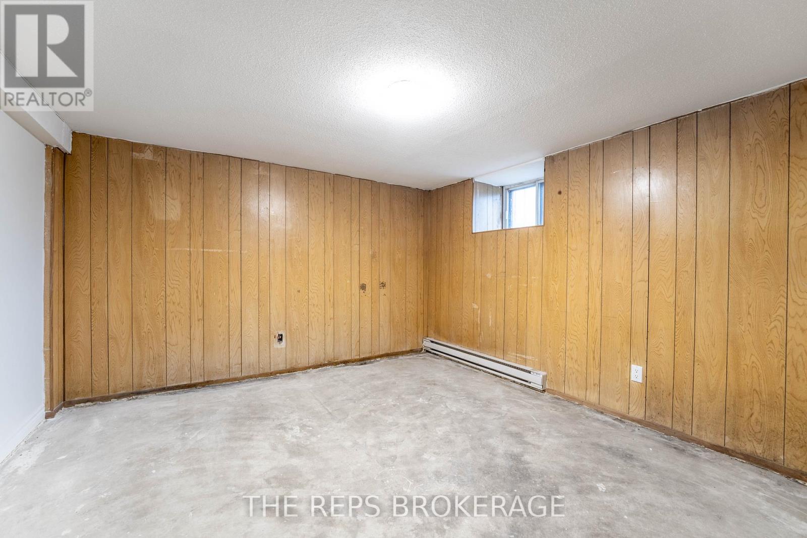 Photo 10 of 337 Montgomery Street, Ottawa ON