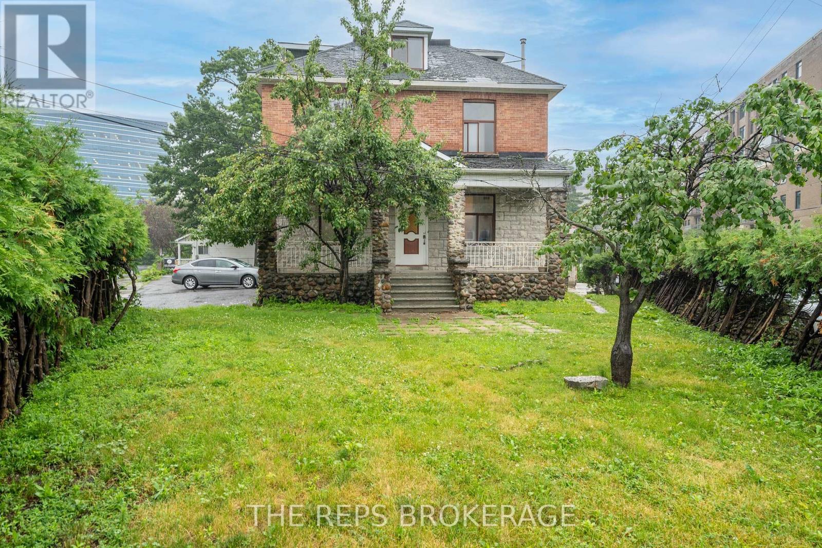 Photo 23 of 337 Montgomery Street, Ottawa ON