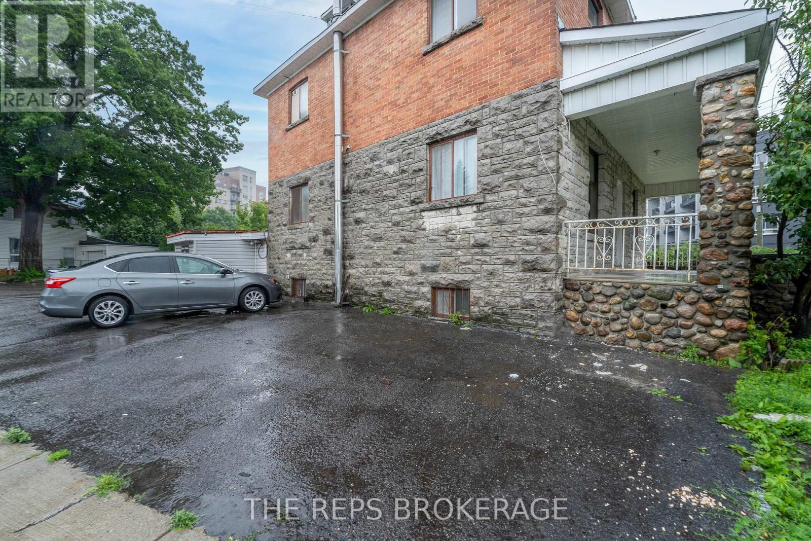 Photo 16 of 337 Montgomery Street, Ottawa ON