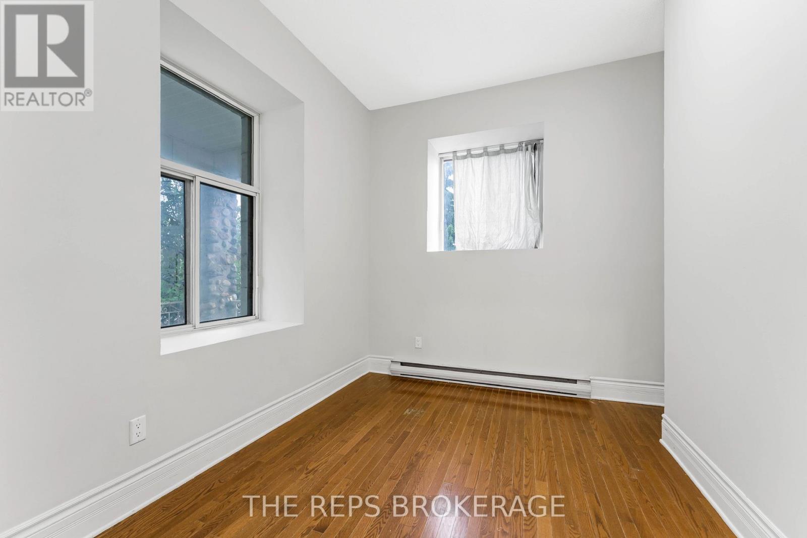 Photo 6 of 337 Montgomery Street, Ottawa ON
