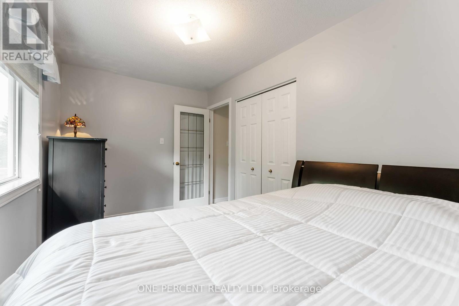 Photo 21 of 31 Armagh Way, Ottawa ON