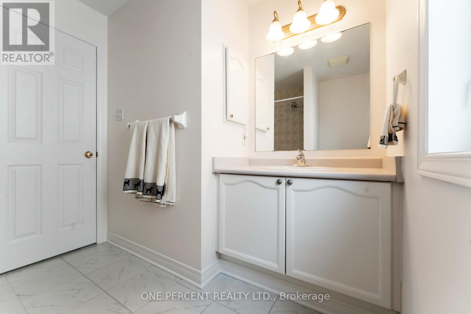Photo 13 of 31 Armagh Way, Ottawa ON