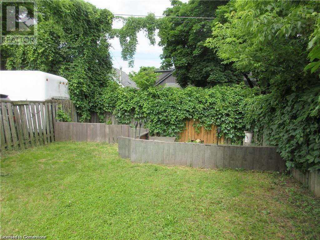 Photo 14 of 205 Kenilworth Avenue N Unit 1, Hamilton ON