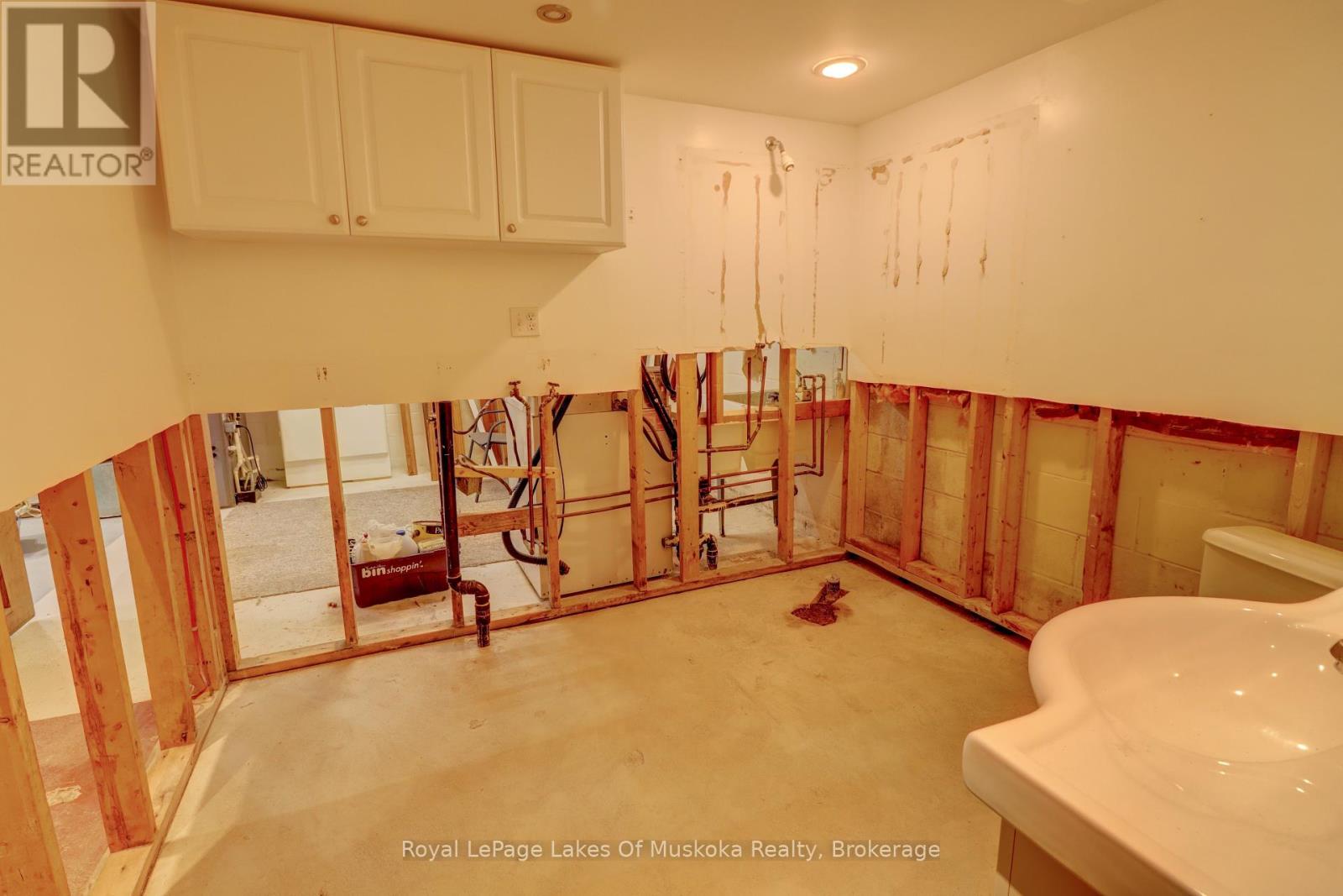Photo 7 of 63 Florence Street W, Huntsville ON