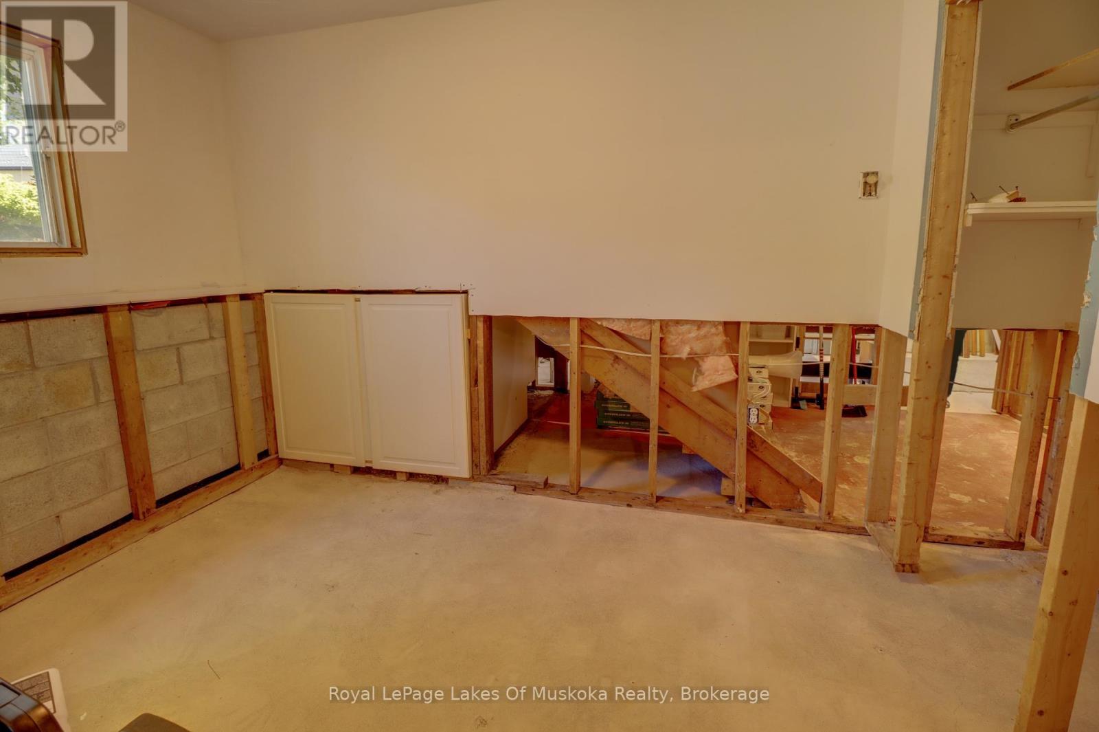 Photo 17 of 63 Florence Street W, Huntsville ON