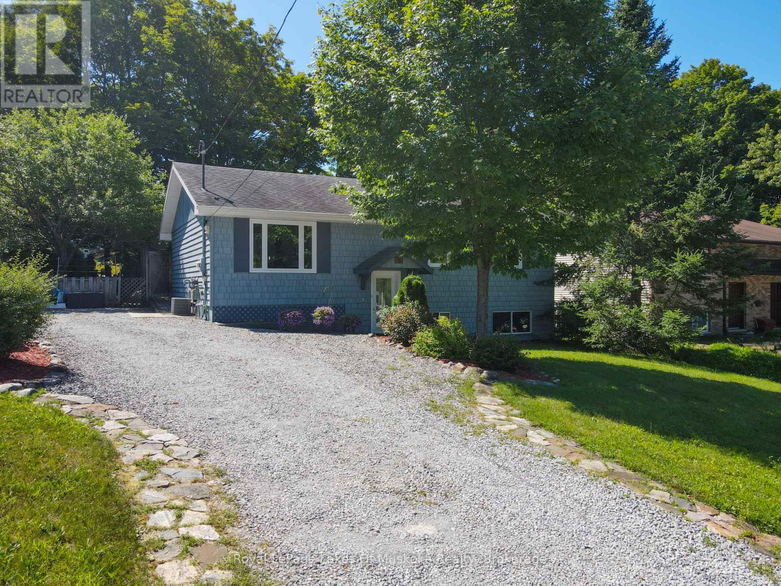 Photo 6 of 63 Florence Street W, Huntsville ON