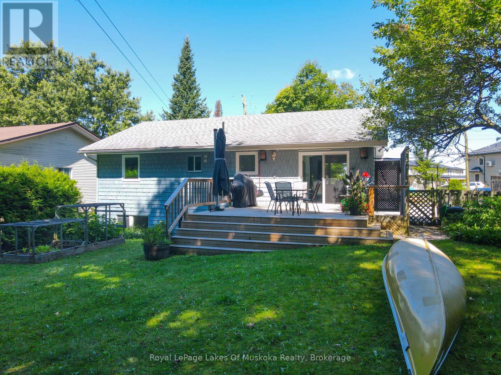 Photo 11 of 63 Florence Street W, Huntsville ON