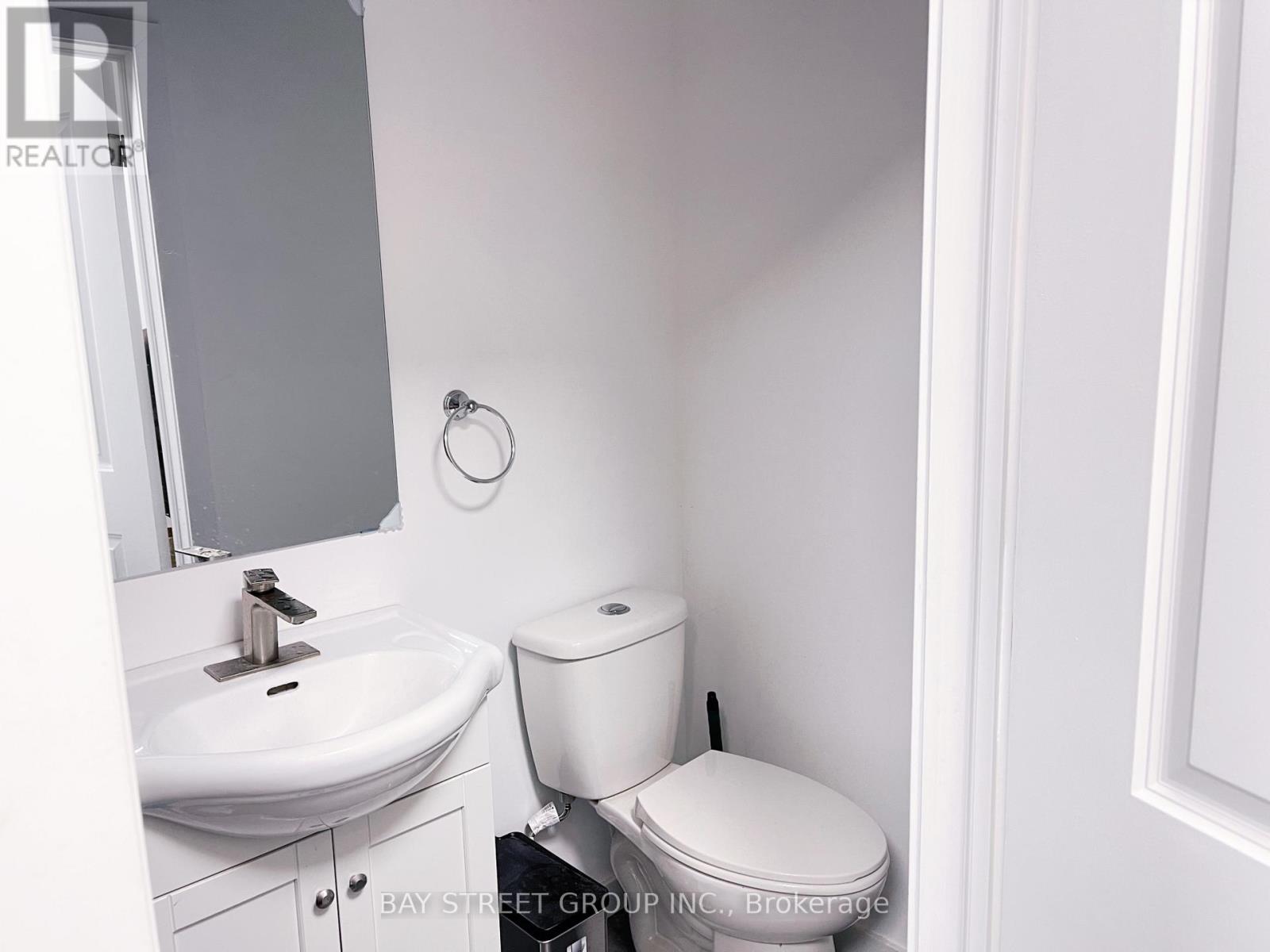 Photo 8 of 22 15 Northtown Way, Toronto ON