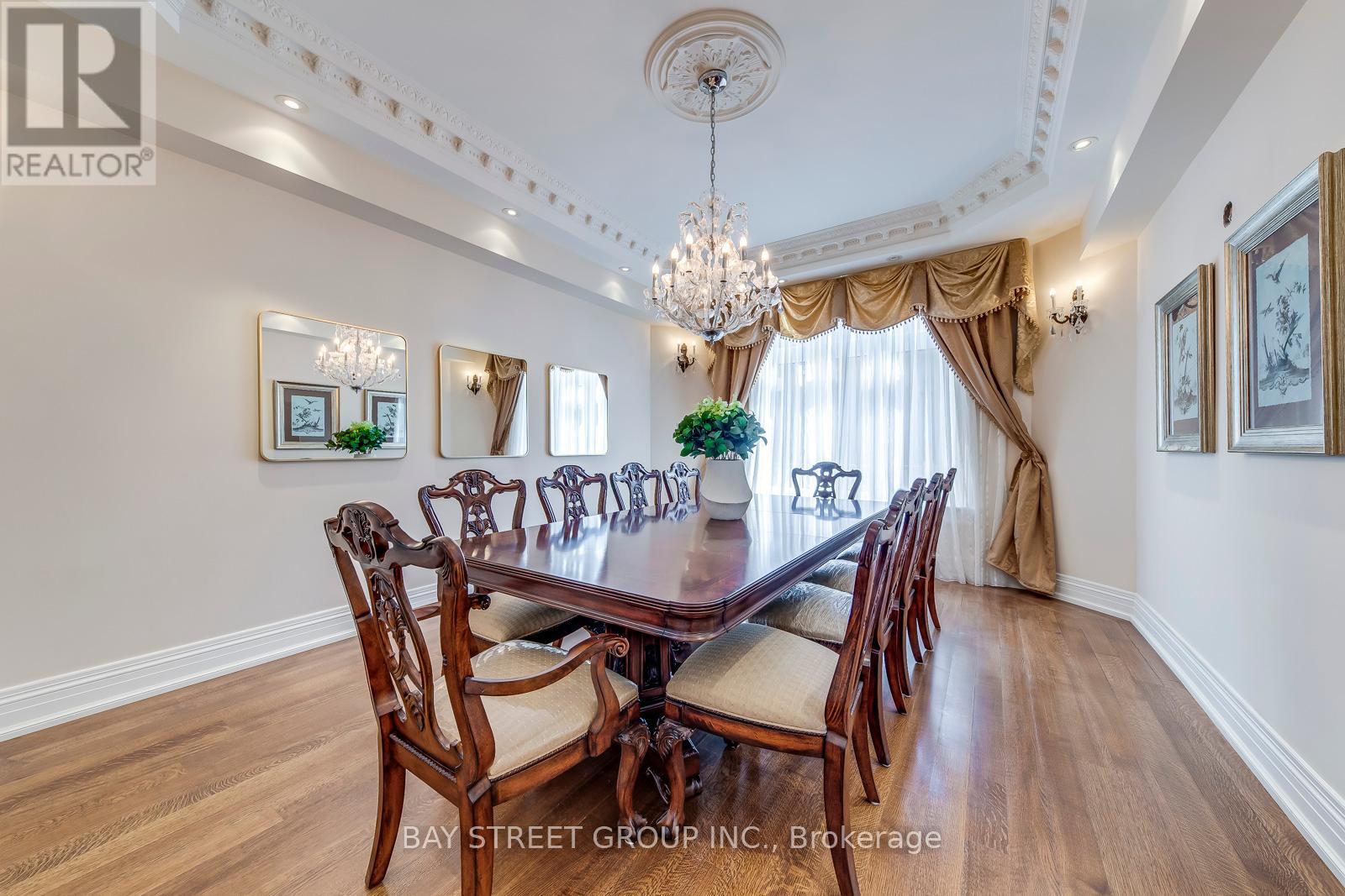 Photo 17 of 56 Winchester Lane, Richmond Hill ON