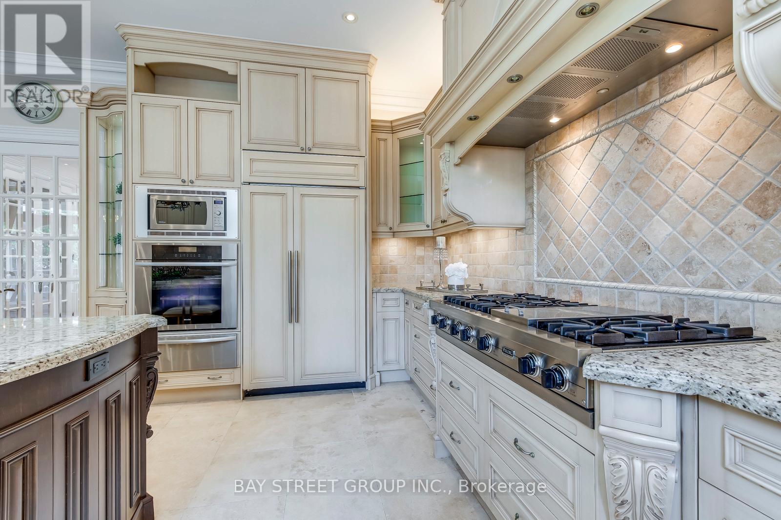 Photo 13 of 56 Winchester Lane, Richmond Hill ON