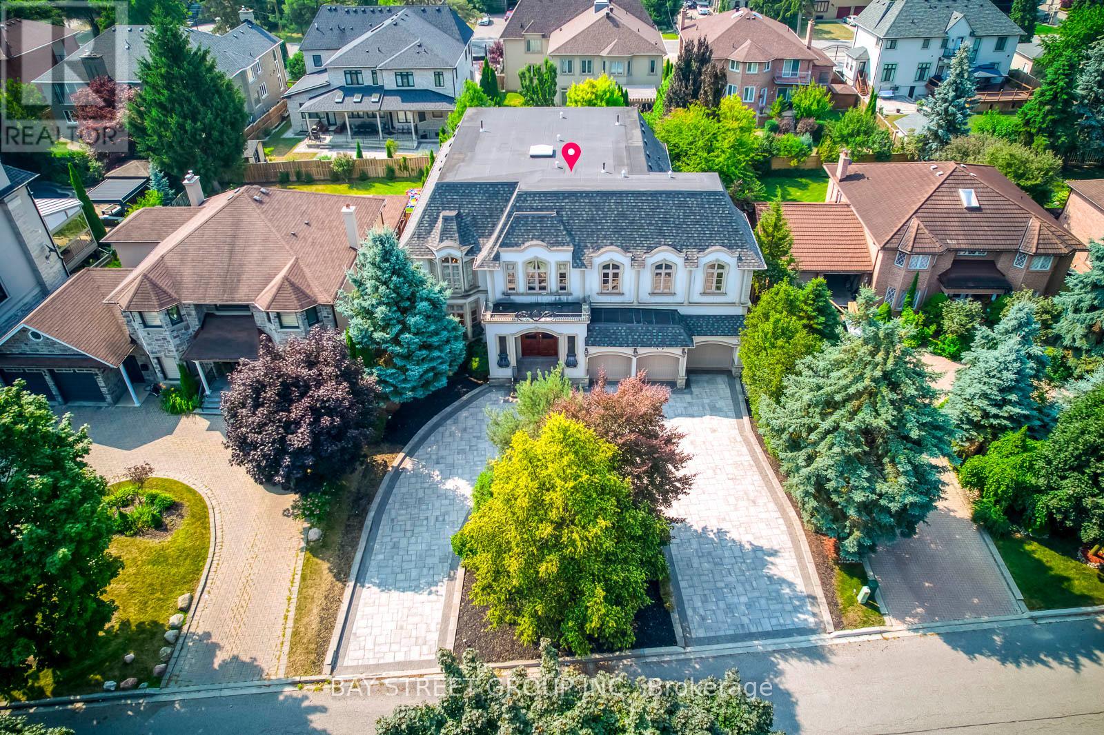 Photo 4 of 56 Winchester Lane, Richmond Hill ON