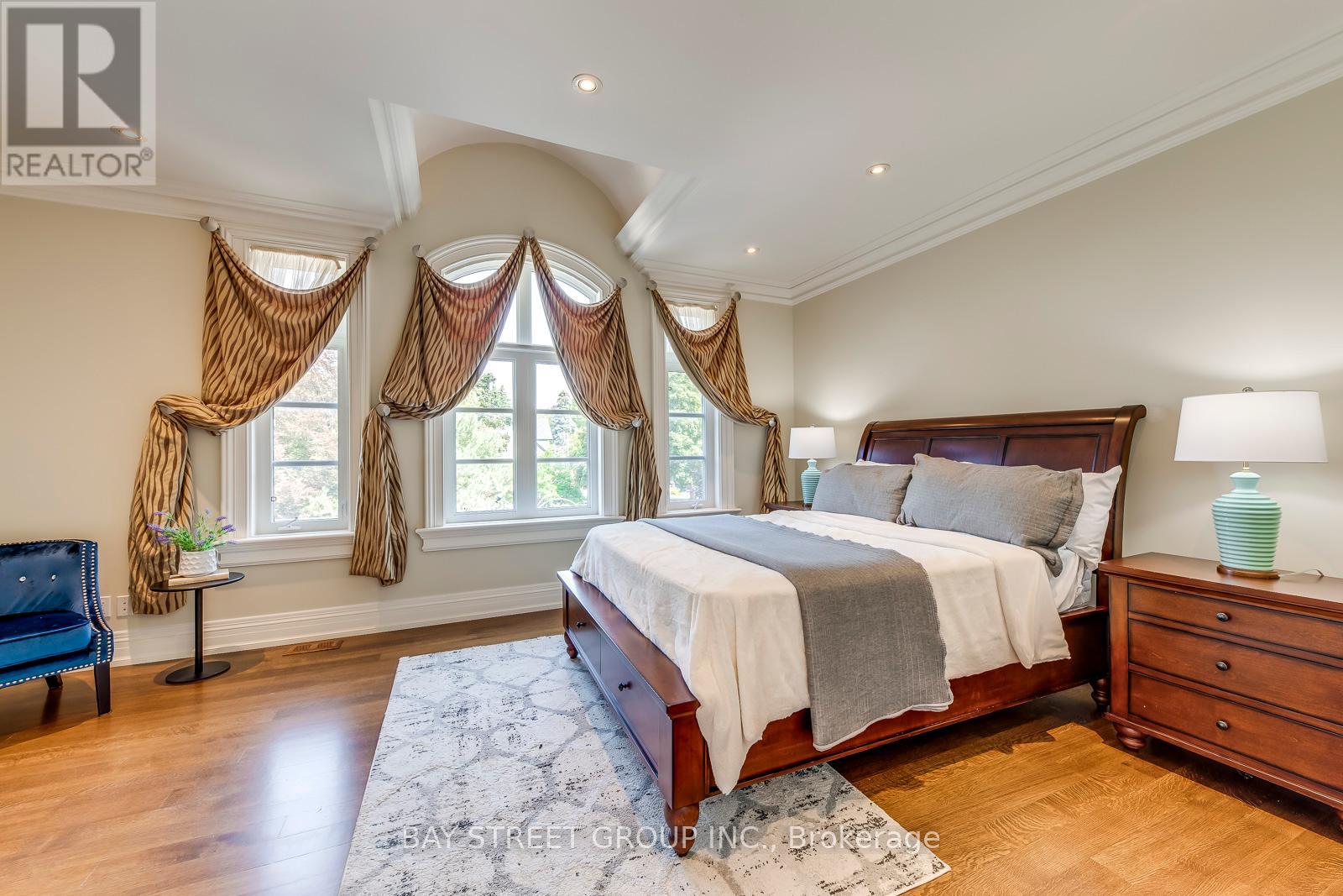 Photo 5 of 56 Winchester Lane, Richmond Hill ON