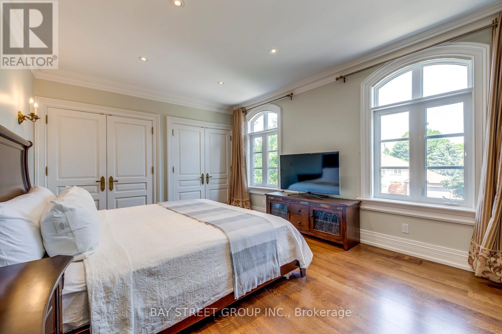 Photo 49 of 56 Winchester Lane, Richmond Hill ON