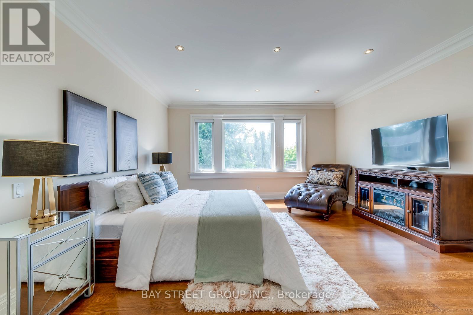 Photo 50 of 56 Winchester Lane, Richmond Hill ON