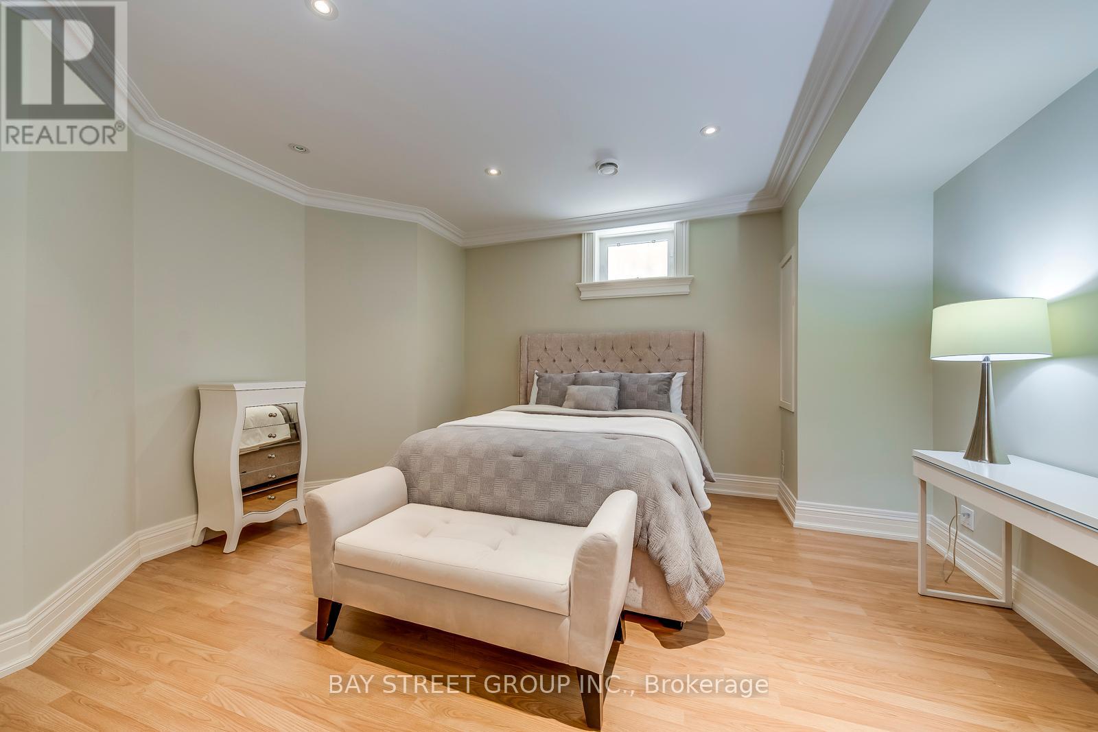 Photo 35 of 56 Winchester Lane, Richmond Hill ON