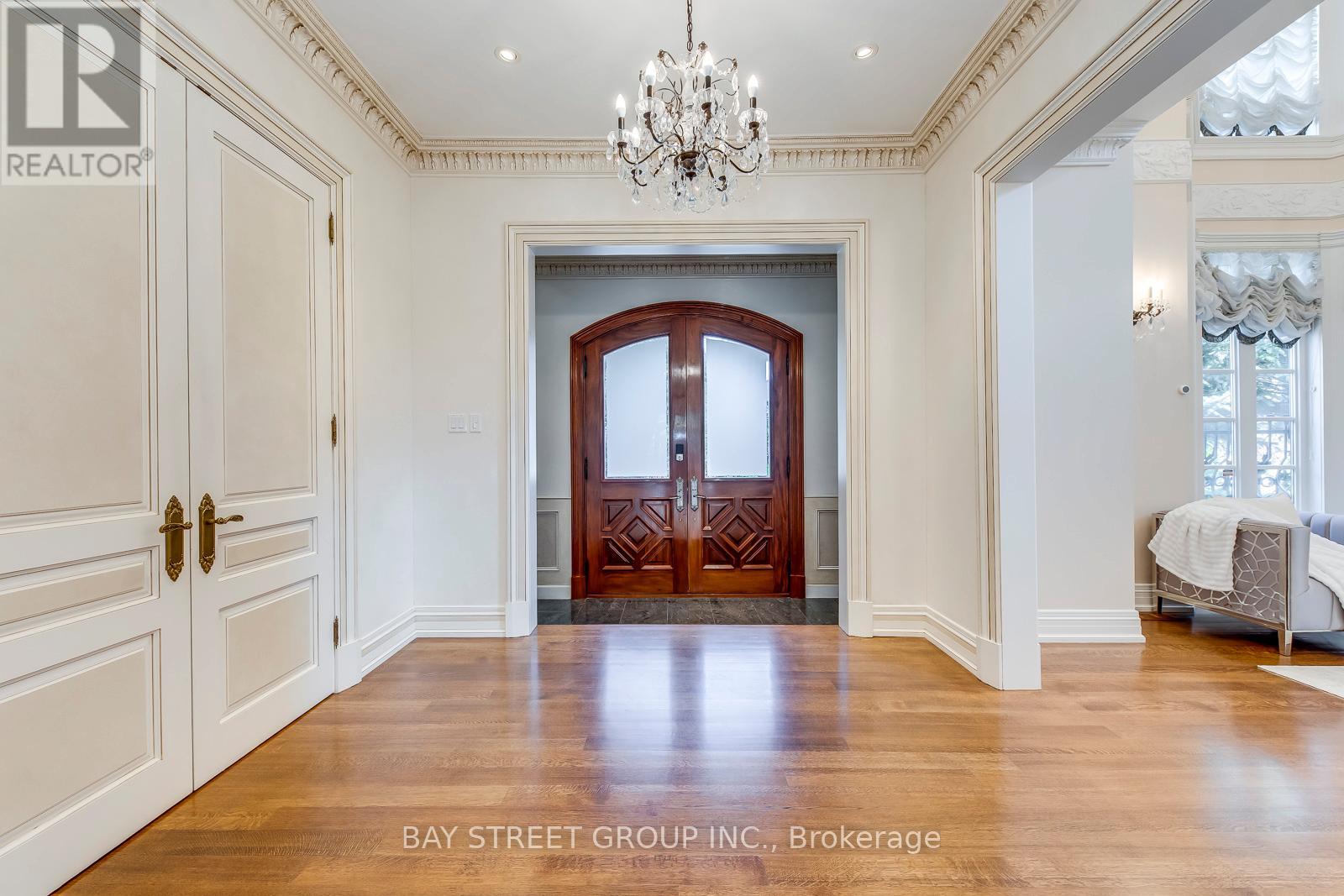 Photo 7 of 56 Winchester Lane, Richmond Hill ON