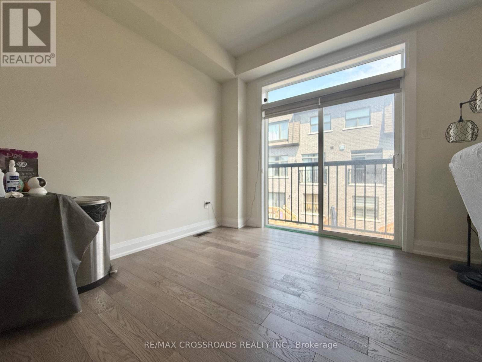 Photo 10 of 913 Isaac Phillips Way E, Newmarket ON