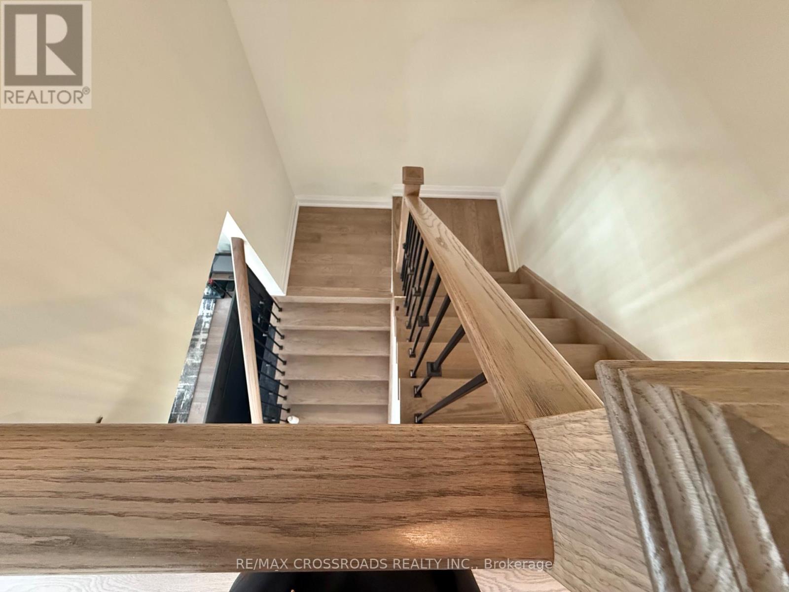 Photo 11 of 913 Isaac Phillips Way E, Newmarket ON