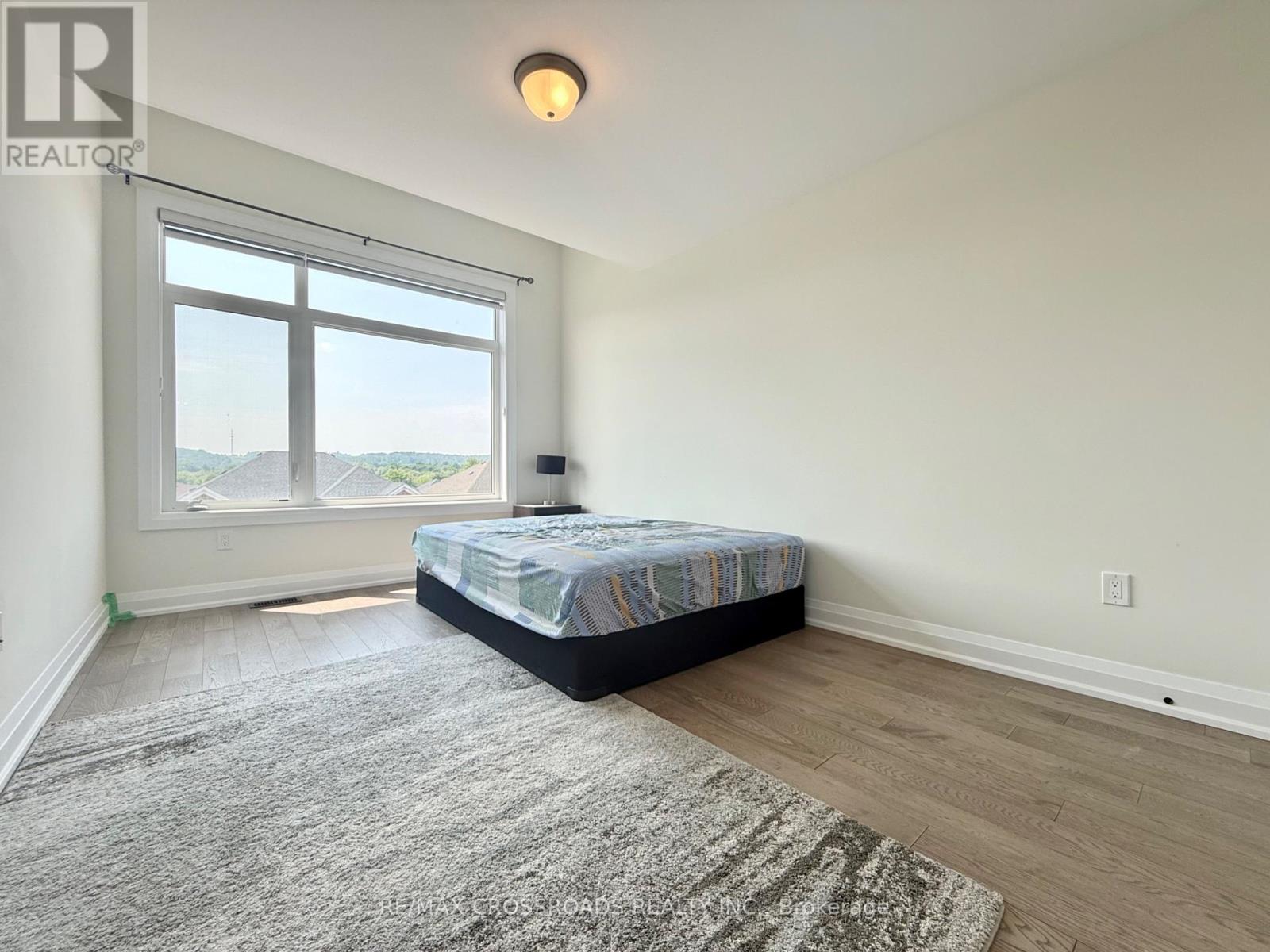 Photo 17 of 913 Isaac Phillips Way E, Newmarket ON