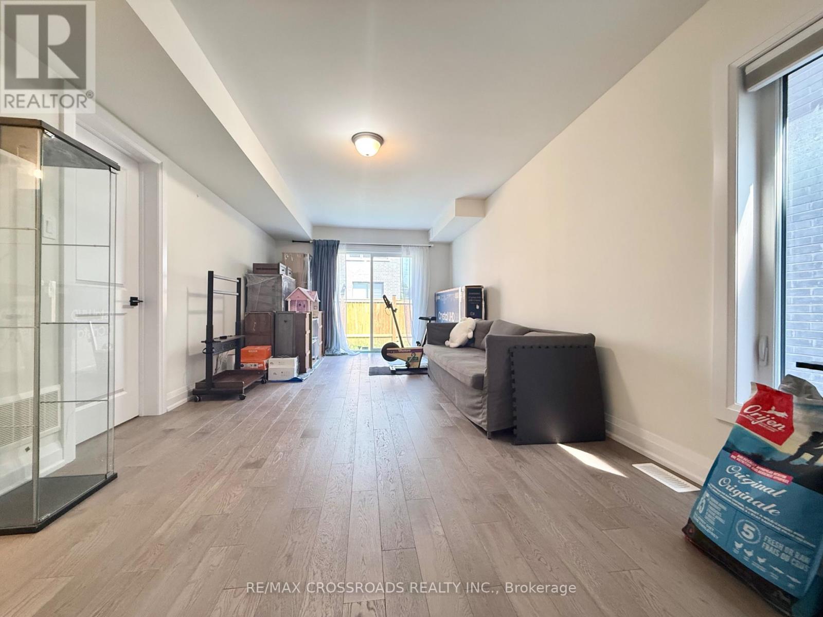 Photo 24 of 913 Isaac Phillips Way E, Newmarket ON