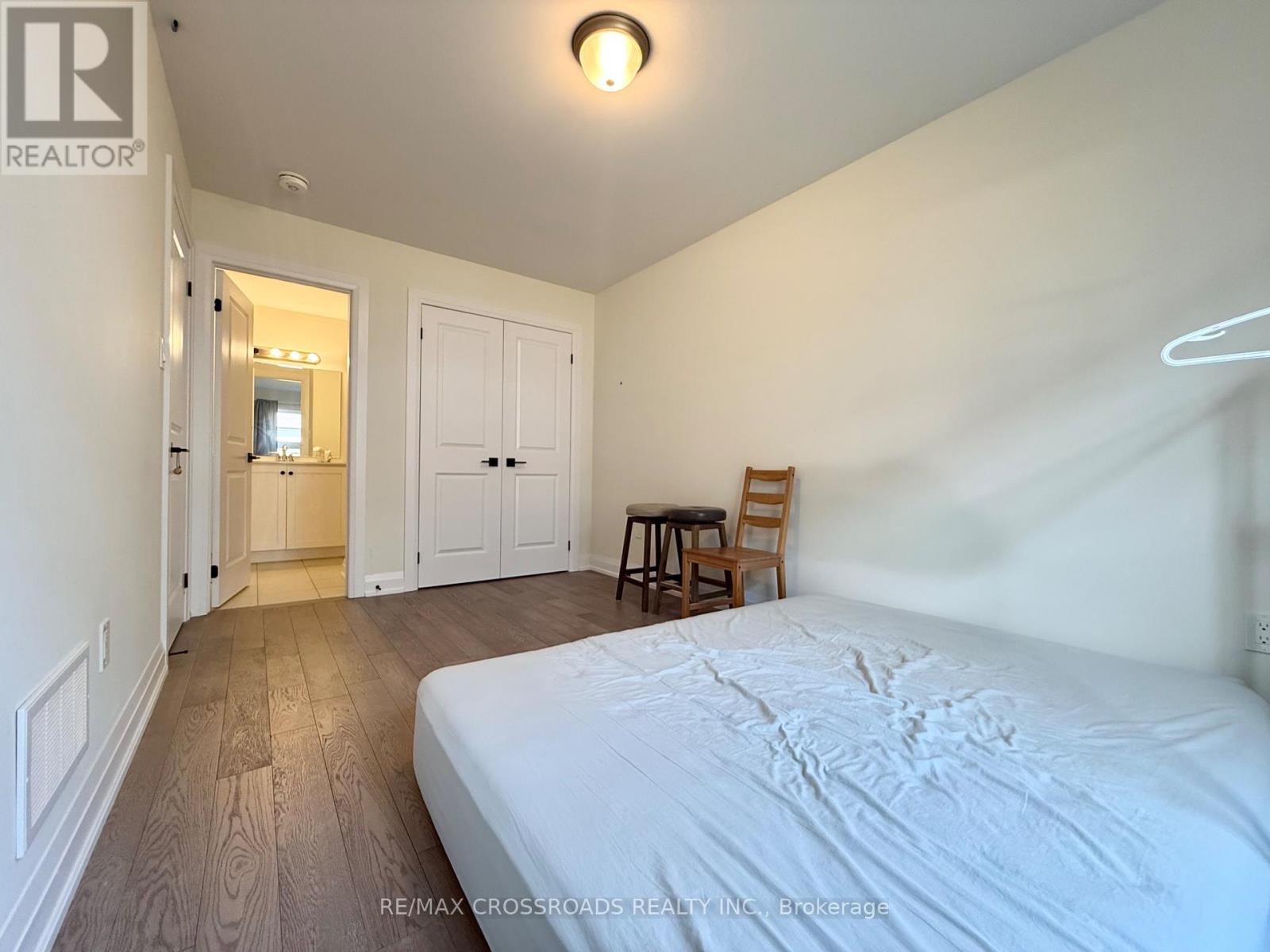 Photo 27 of 913 Isaac Phillips Way E, Newmarket ON