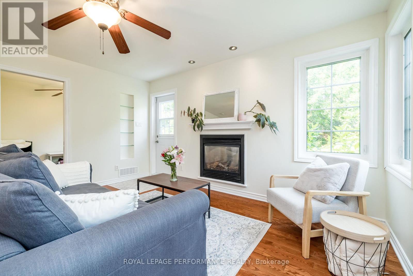 Photo 2 of 3038 Southmore Drive E, Ottawa ON