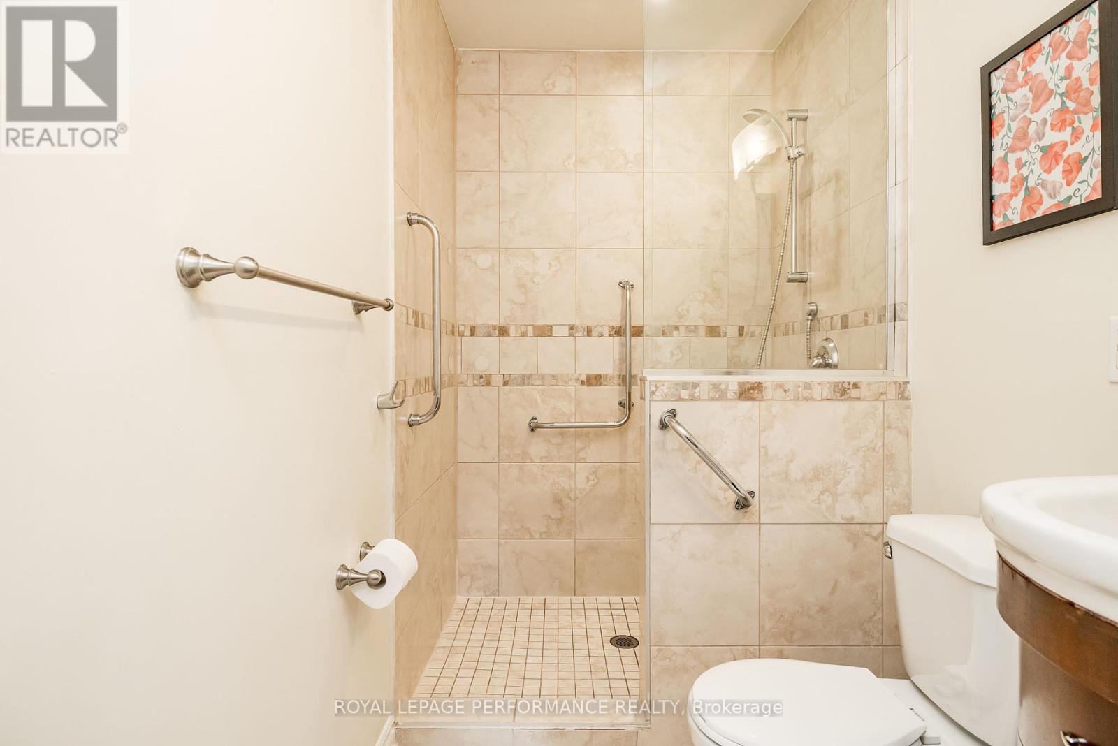 Photo 3 of 3038 Southmore Drive E, Ottawa ON