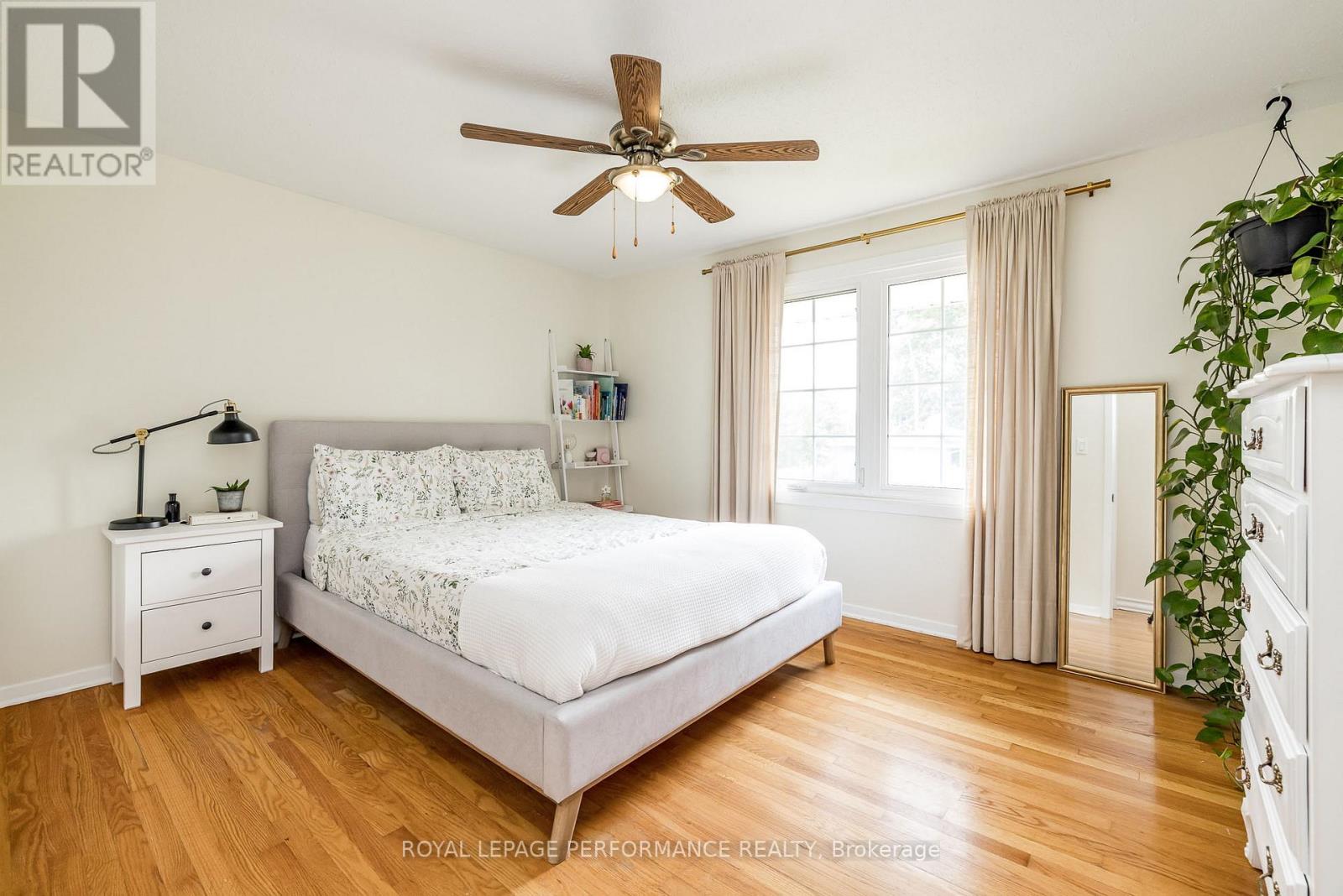 Photo 4 of 3038 Southmore Drive E, Ottawa ON