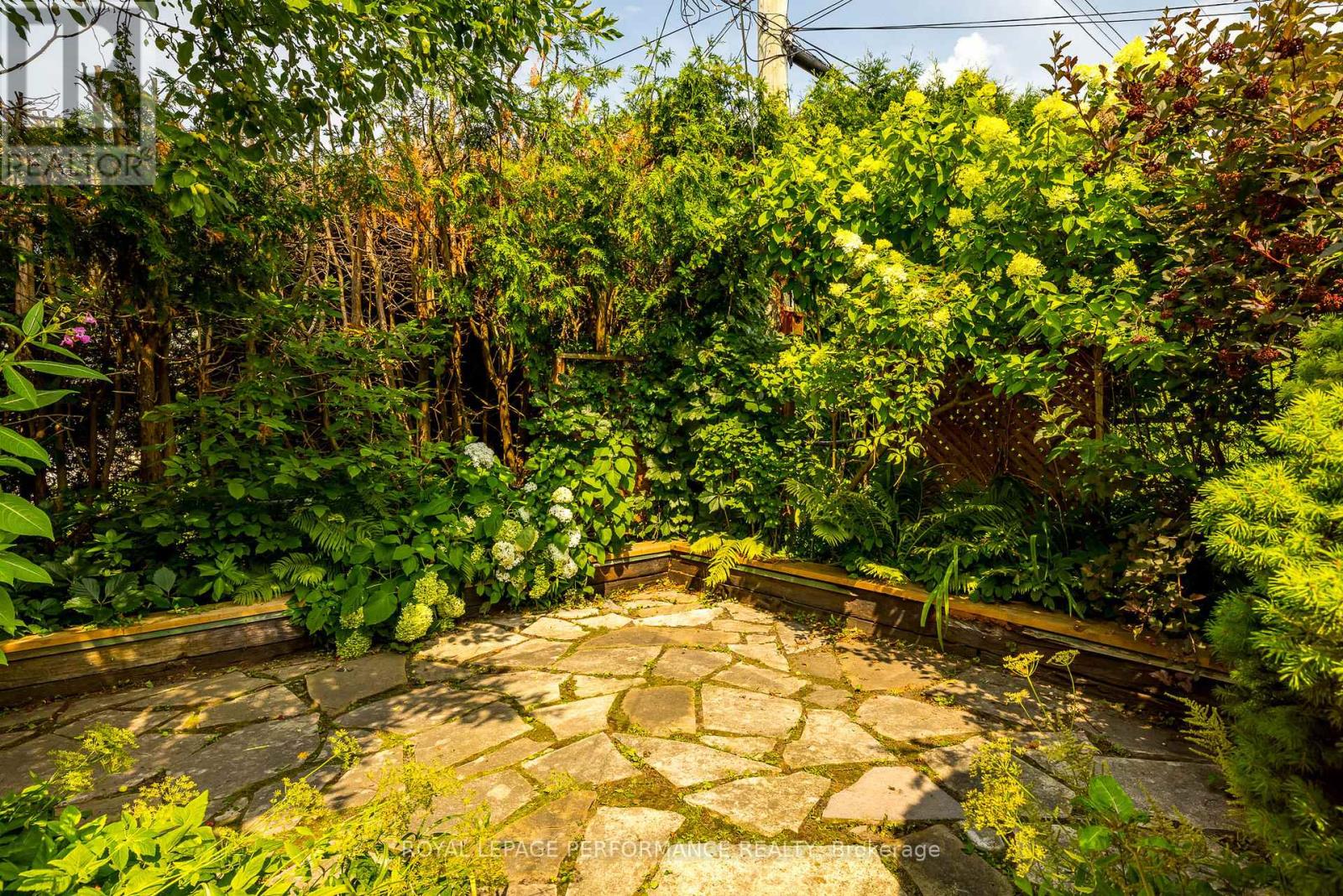 Photo 16 of 3038 Southmore Drive E, Ottawa ON