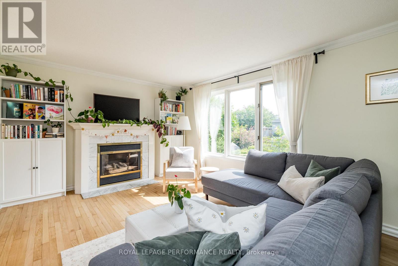 Photo 23 of 3038 Southmore Drive E, Ottawa ON