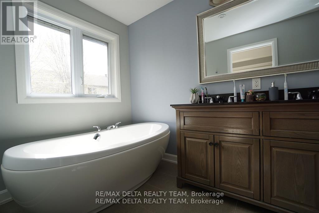 Photo 6 of 498 Moodie Drive, Ottawa ON